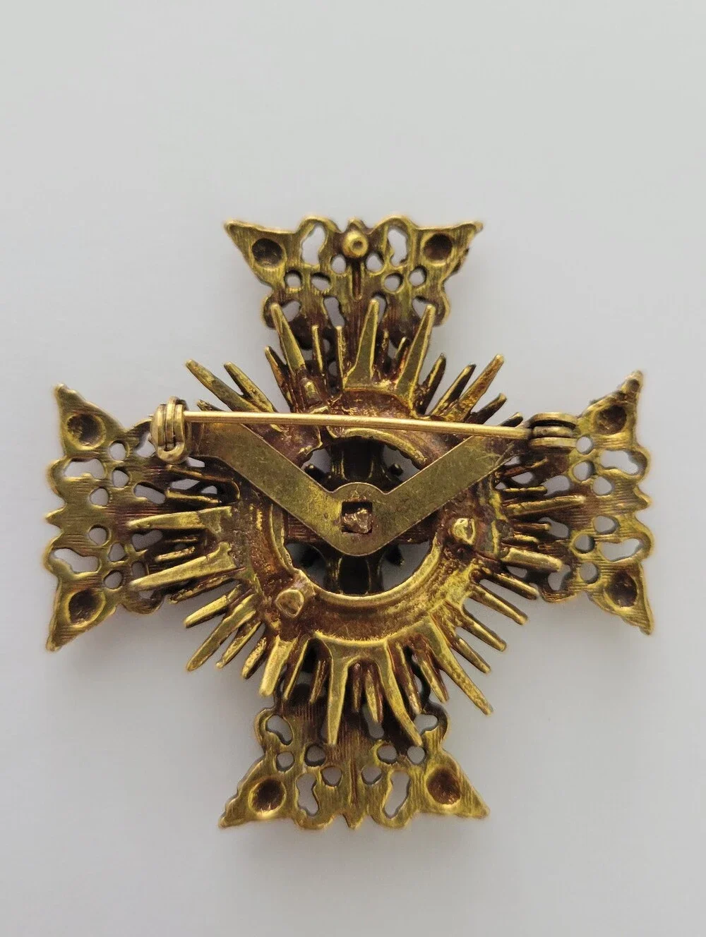 Vintage Filigree Maltese Cross Gold Tone Brooch Pin Unsigned scrollwork Sunburst